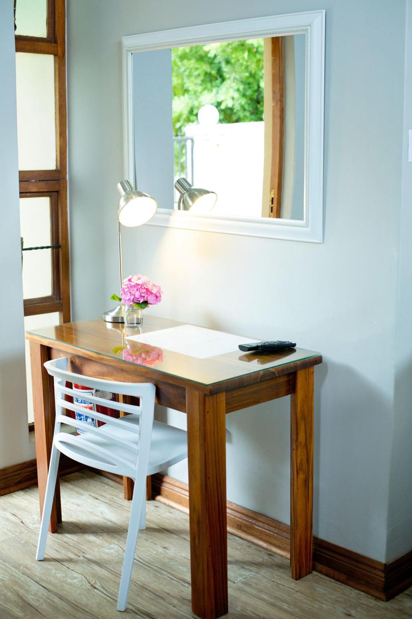 Crisp Guest Rooms บลูมฟอนเทน ภายนอก รูปภาพ