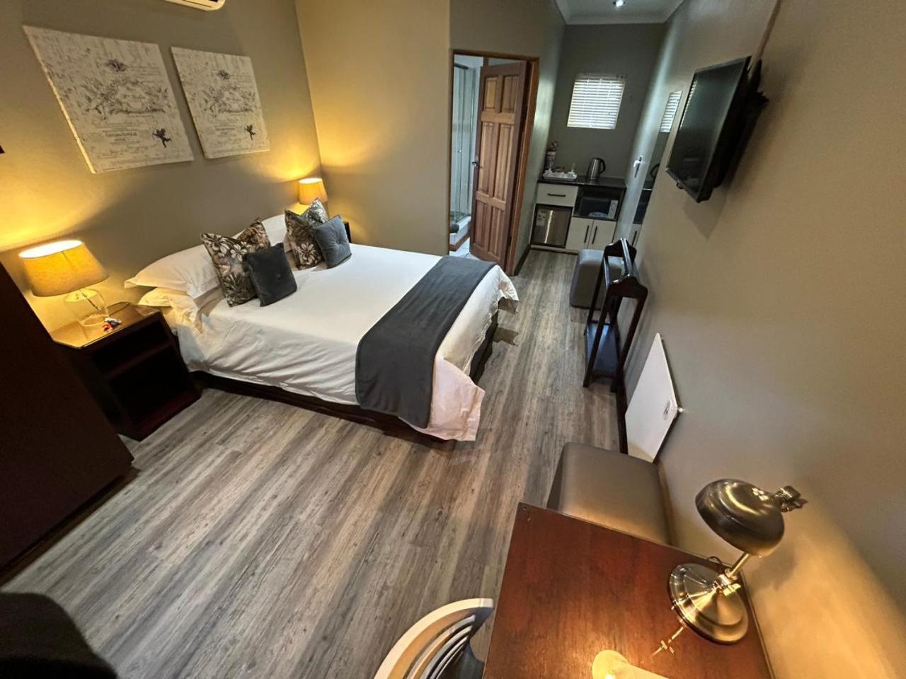 Crisp Guest Rooms บลูมฟอนเทน ภายนอก รูปภาพ