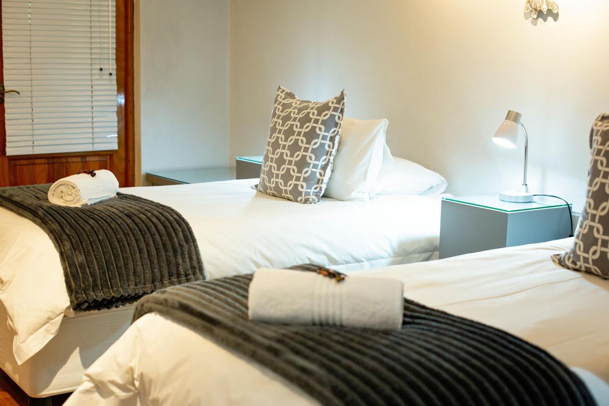 Crisp Guest Rooms บลูมฟอนเทน ภายนอก รูปภาพ